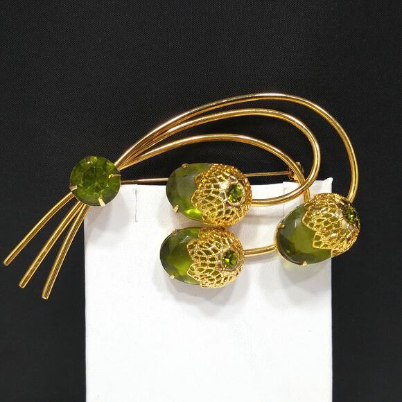 Sarah Coventry Touch of Elegance Green Crystal Brooch Gold Tone 1970s - Picture 10 of 10